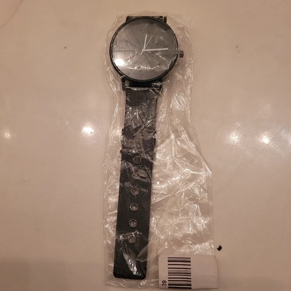 Stylish Black Mesh Strap Watch
